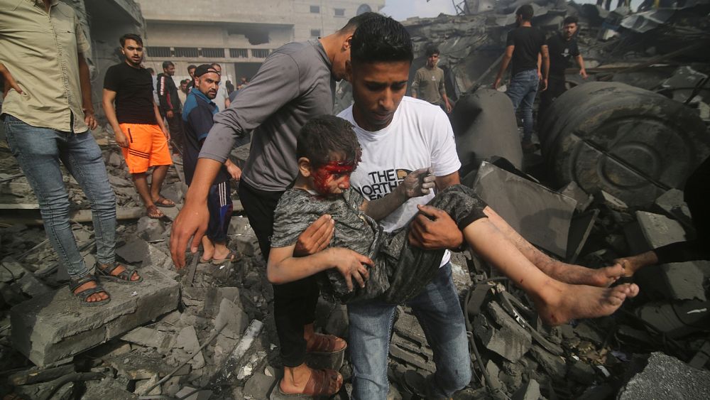 Israel steps up attacks on Gaza as vital humanitarian aid trickles in thumbnail