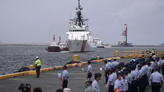 Az amerikai parti őrség hajója a manilai kikötőben június 1-jén, amikor a Fülöp-szigetek, Japán és az Egyesült Államok közös tengeri gyakorlatot kezdett 