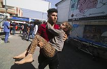 15 ezer fölött a sebesültek száma a palesztin oldalon
