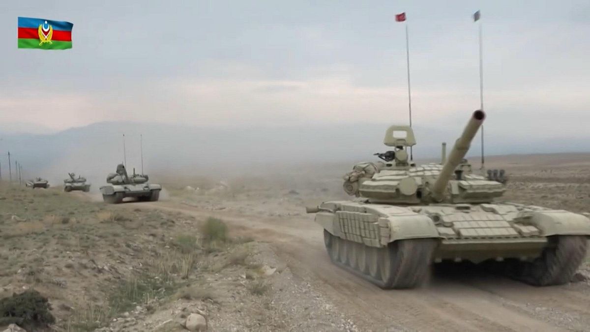 أذربيجان بدأت سلسلة من المناورات العسكرية المشتركة مع حليفتها تركيا