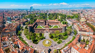 Sforza Kalesi - Milano, Avrupa'nın en kirli şehirlerinden biri.