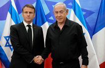 Fransa Cumhurbaşkanı Emmanuel Macron ve İsrail Başbakanı Benyamin Netanyahu