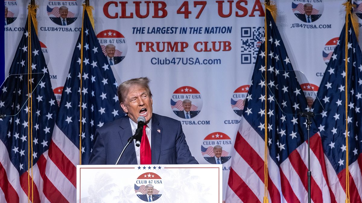 Donald Trump a támogatására létrehozott Club 47 USA cég rendezvényén a floridai West Palm Beachben 2023. október 11-én