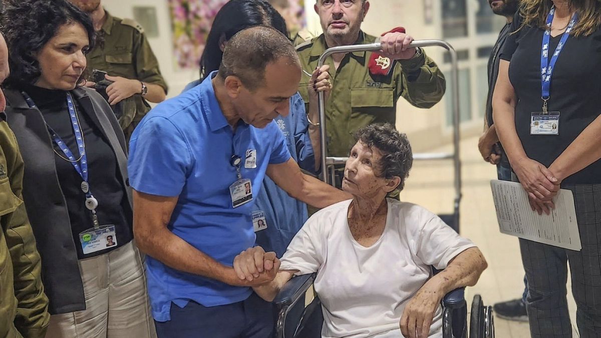 Yocheved Lifschitz 2023. október 23-án egy tel-aviv-i kórházban