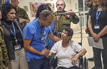 Yocheved Lifschitz 2023. október 23-án egy tel-aviv-i kórházban