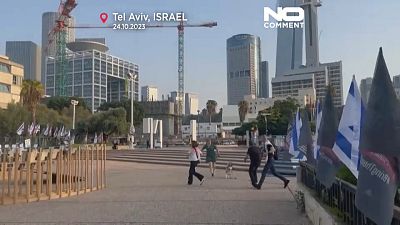 ساحة وسط مدينة تل أبيب بع إطلاق إنذار صاروخي. 24 تشرين الأول 2023