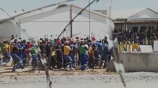 Afrique du Sud : bloqués, 100 mineurs remontent à la surface