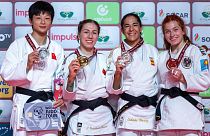 Le podium féminin de la deuxième journée du Grand Chelem de Judo d'Abu Dhabi
