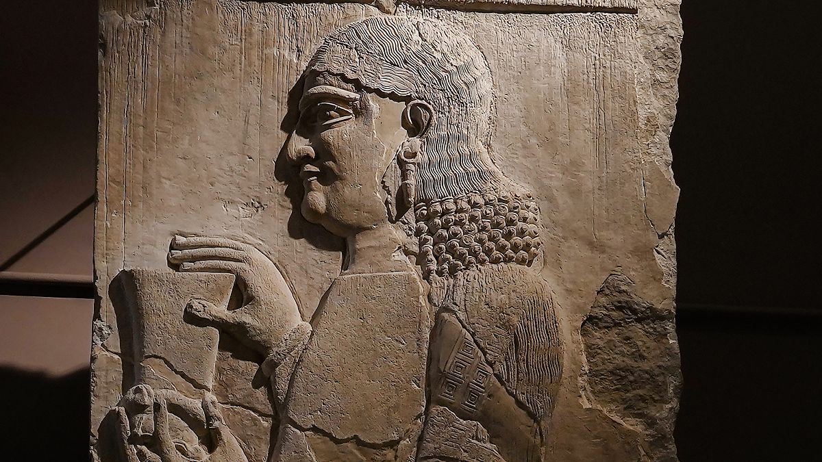 Asszír szobor az Iraki Nemzeti Múzeumban
