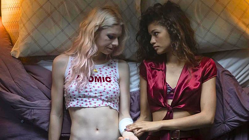 Hunter Schafer (Jules) e Zendaya (Rue) in "Euphoria"