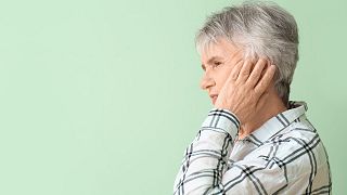  Не е нечувано лекарите да намират непознати предмети в ушите на хората. 