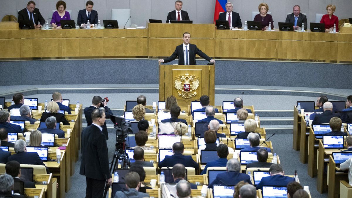 Dmitrij Medvegyev beszél az orosz parlament alsóházában
