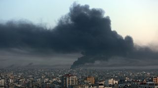 De la fumée au dessus de Gaza City, le 26 octobre 2023.