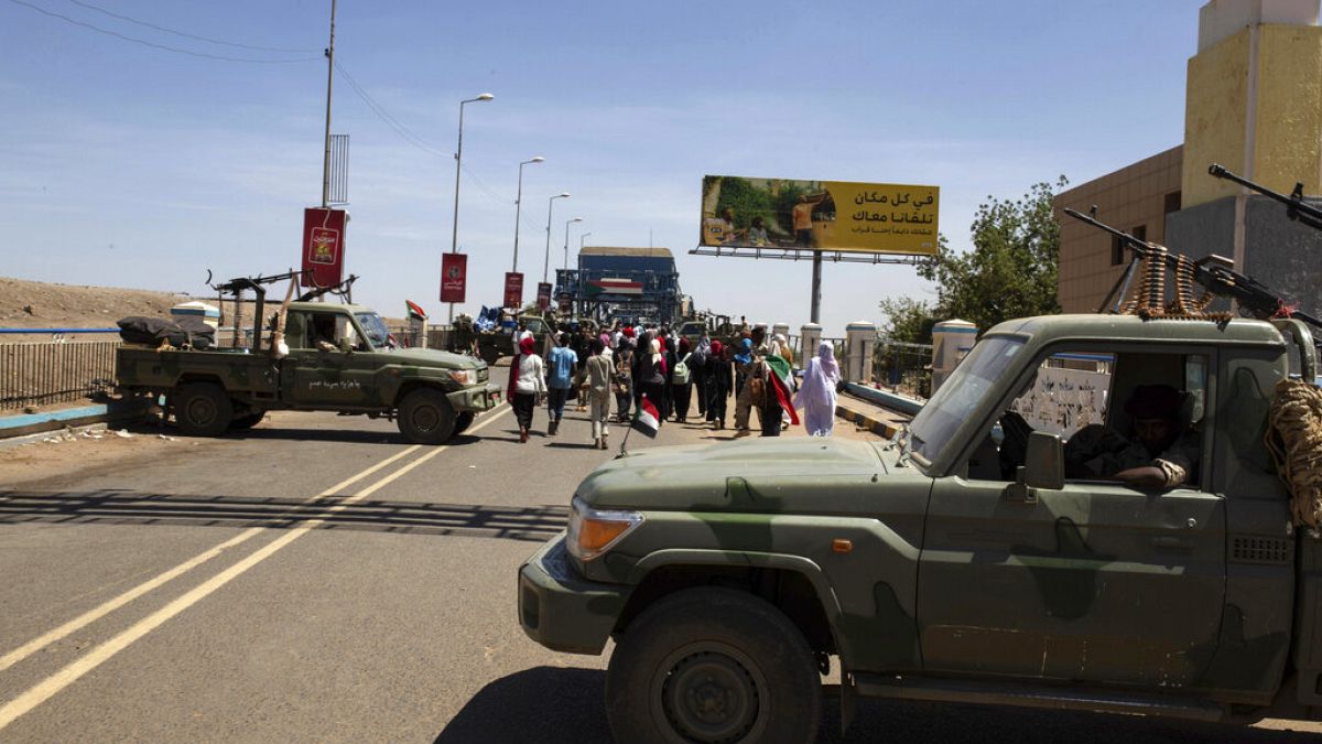Sudan ordu güçlerine ait askeri araçlar