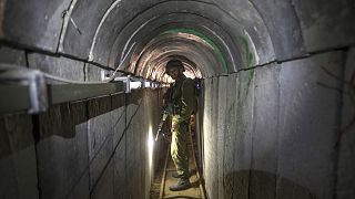 Bir İsrail askeri, Hamas'a ait tünelde