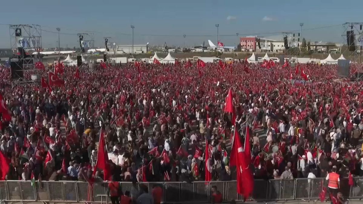 مظاهرة في تركيا تضامنًا مع فلسطين