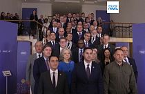 Gruppenbild auf der Friedenskonferenz auf Malta
