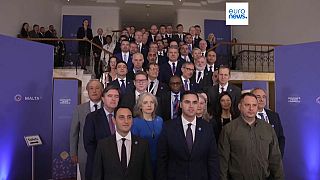Gruppenbild auf der Friedenskonferenz auf Malta