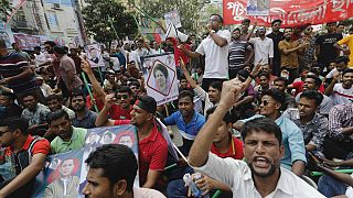 Des militants du Parti nationaliste du Bangladesh crient des slogans lors d'une manifestation à Dhaka, au Bangladesh, le samedi 28 octobre 2023.