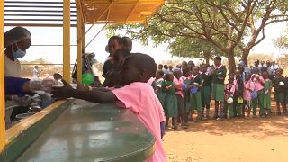 Kenya : une cantine scolaire mobile distribue des repas dans les zones rurales