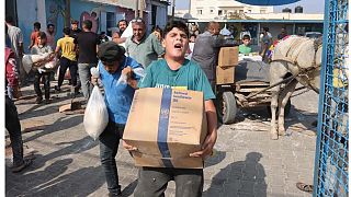 Gazze'de ölü sayısı 8 bini geçti; halk BM yardım tesislerine girdi