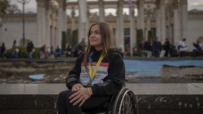 فتاة أوكرانية مشاركة في ماراثون كييف