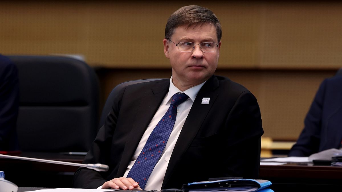 O Vice-Presidente Executivo da Comissão Europeia, Valdis Dombrovskis, deslocou-se a Osaka com a esperança de chegar a um acordo político sobre o acordo de comércio livre entre a UE e a Austrália.