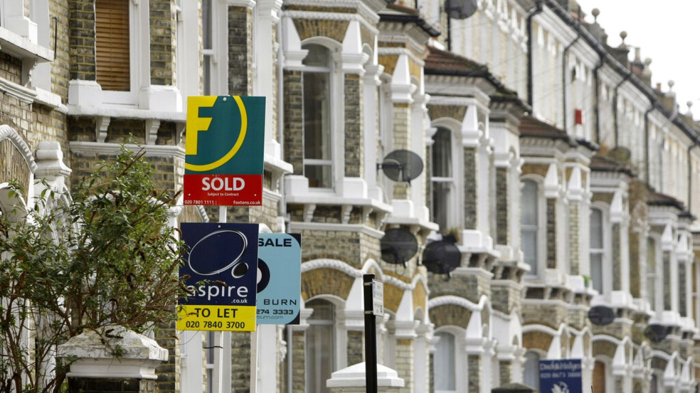 UK home sales set to hit their lowest since 2012 as mortgage sales plummet