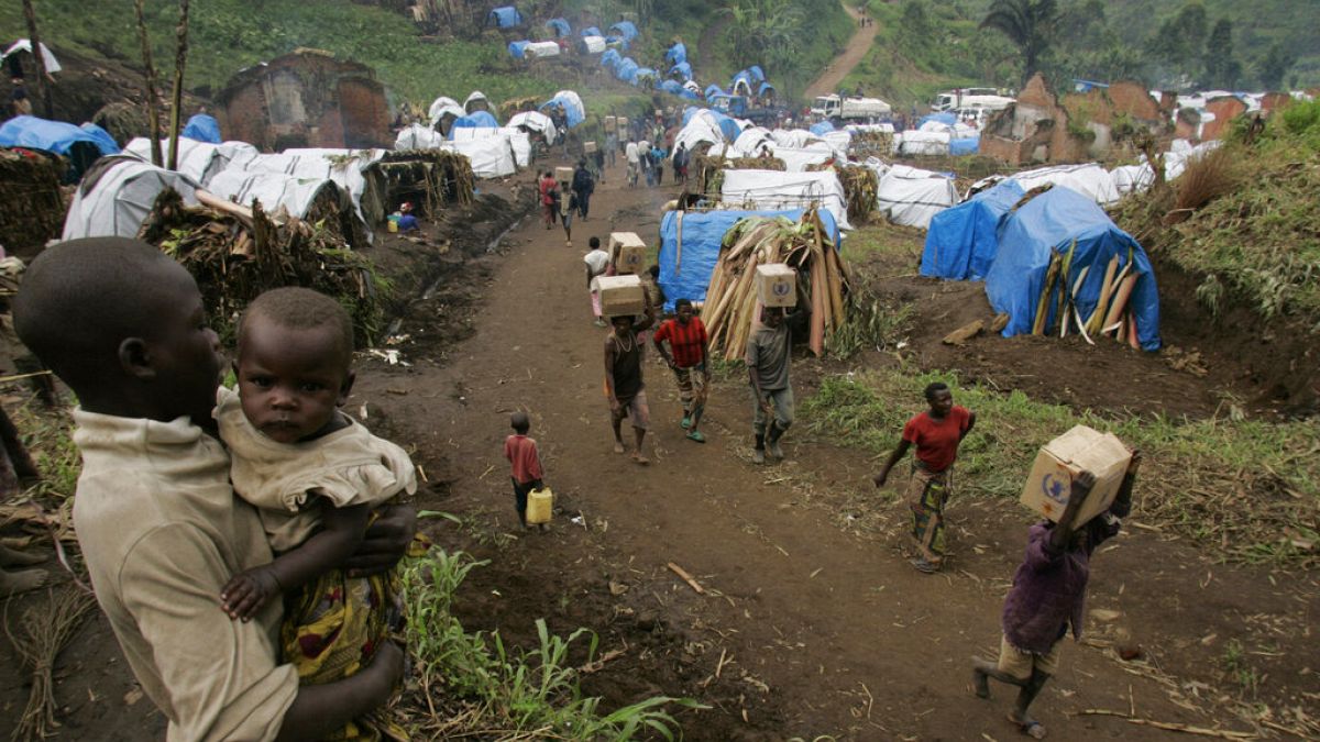 Конголезцы спасаются от вновь вспыхнувшего насилия 