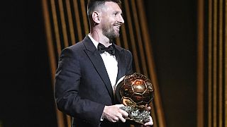 Lionel Messi mit seinem 8. Ballon d'Or
