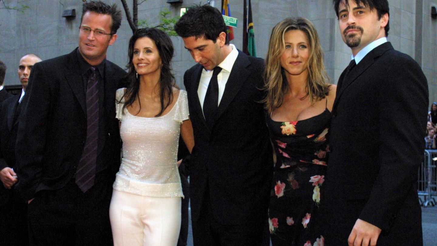 Matthew Perry se derrumba al verse en 'Friends' durante los peores momentos  de su adicción