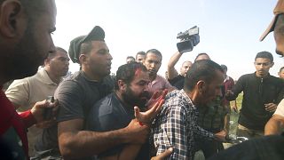 A Hamász terroristái Gázába toloncolnak egy izraeli túszt október 7-én
