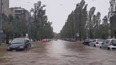 فيضان المياه بشوارع ميلانو