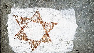 عکس تزينی از ستاره داوود روی یک دیوار