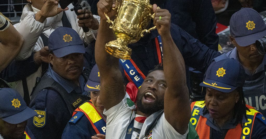 Thousands greet world champions South Africa