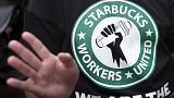 Ein T-Shirt mit dem Logo von Starbucks Workers United. 29\. März 2023\. 