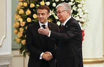 Kaszim-Jomart Tokajev kazah és Emmanuel Macron francia államfő Asztanában