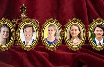 Os jovens membros da realeza mais sensuais da Europa: (E-D) Leonor de Espanha, Príncipe Georg do Liechtenstein, Lady Louise Windsor, Princesa Alexandra de Hanover e Príncipe Nikolai da Dinamarca