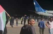 مشاهد من اقتحام مطار داغستان