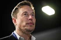 Elon Musk, consejero delegado de Tesla y SpaceX, asiste a la primera sesión plenaria de la Cumbre sobre Seguridad de la IA en Bletchley Park, el miércoles 1 de noviembre de 2023 en Bletchley, Inglaterra. 