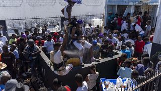 Les Haïtiens célèbrent le rite Gede "le culte des morts"