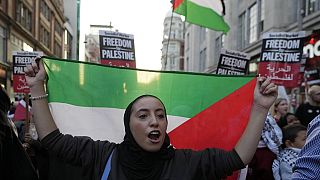 İsrail'in Gazze'deki saldırıları batıdaki büyük şehirlerde protesto edildi