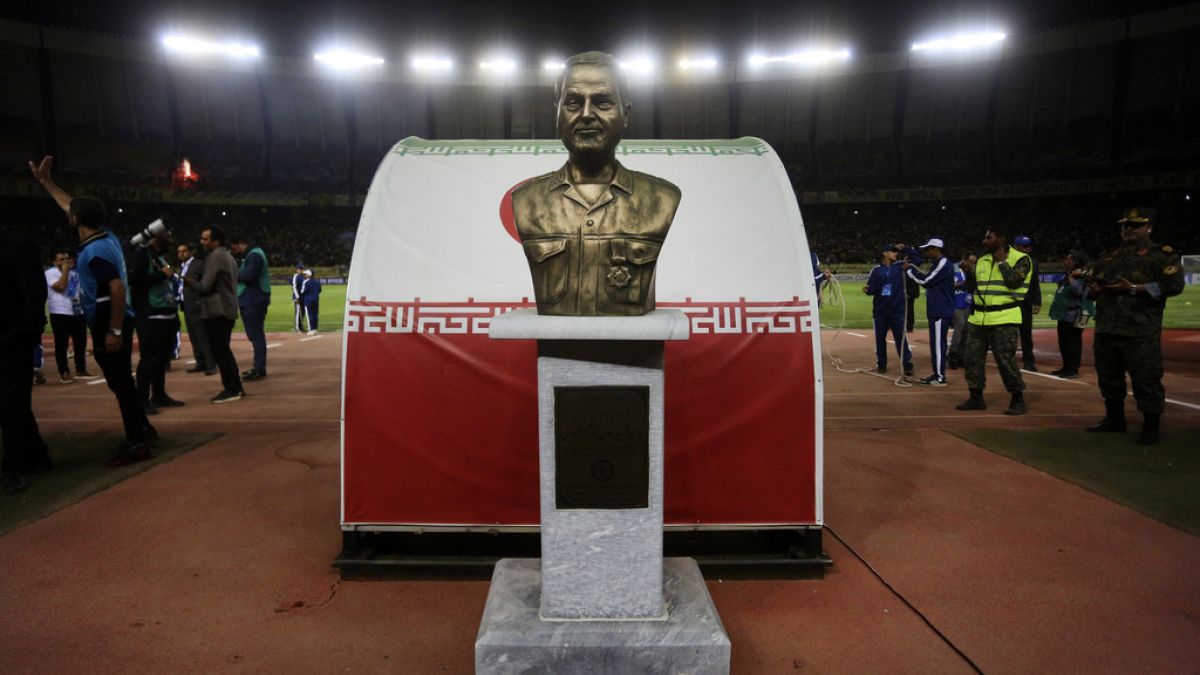 Al Ittihad oyuncuları stattaki General Kasım Süleymani'nin heykeli nedeniyle sahaya çıkmadı. 