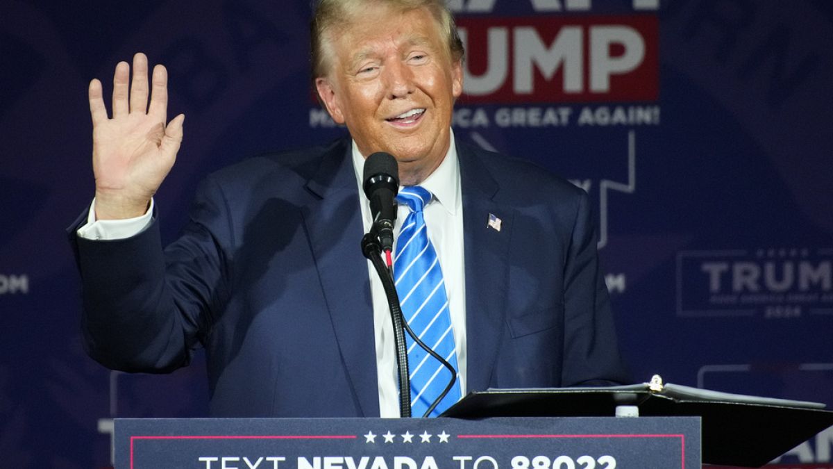 المرشح الرئاسي الجمهوري والرئيس السابق دونالد ترامب يتحدث في حدث انتخابي في لاس فيغاس، 28 أكتوبر 2023
