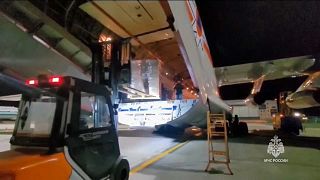 طائرة في مطار جوكوفسكي الروسي محملة بمساعدات إنسانية مقدمة من روسيا إلى غزة