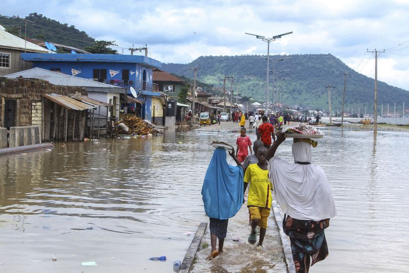 A view of stranded people due to floods following several days of downpours in Kogi Nigeria, October 2022