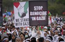 Proteste fordern Stopp des Völkermords in Gaza.