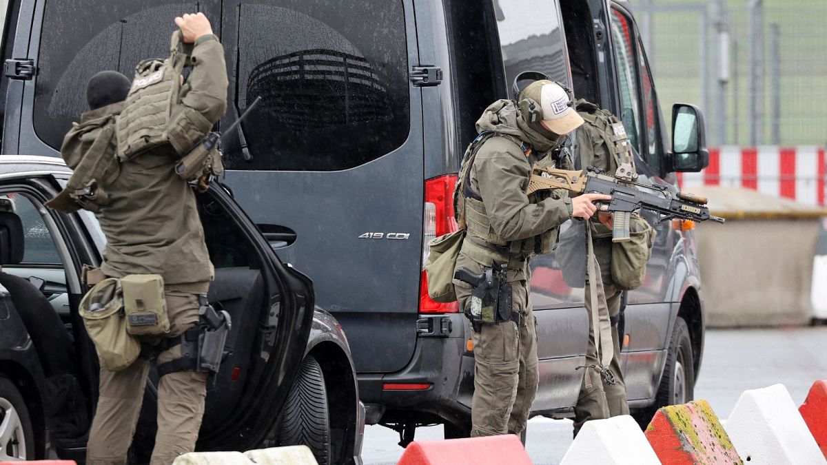 عملیات نیروهای ویژه پلیس آلمان در فرودگاه هامبورگ