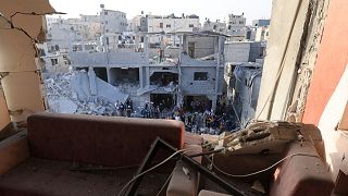 Разрушения в лагере беженцев Аль-Магази в Дейр-Балахе в центральной части сектора Газа, 5 ноября 2023 года.