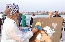 فنانة عراقية ترسم لوحة دعما لغزة - البصرة 3/11/2023